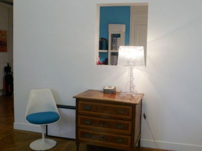 Un appartement au blanc dominant