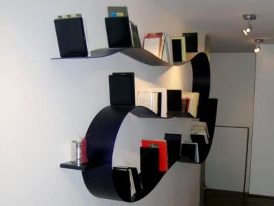 bibliothèque en S de chez Kartell