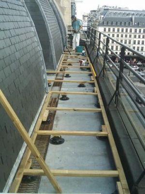 Quand le bois sublime balcons et terrasses