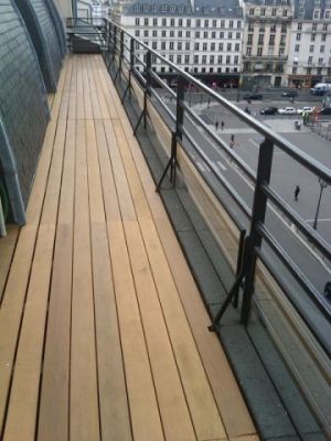 Quand le bois sublime balcons et terrasses