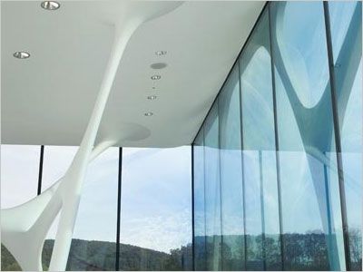 GlassCube : un pavillon intemporel pour Leonardo
