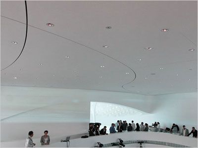GlassCube : un pavillon intemporel pour Leonardo