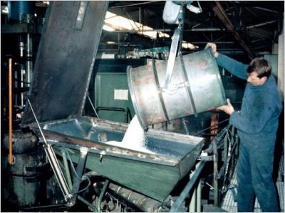 fabrication Panton Chair mat�riau