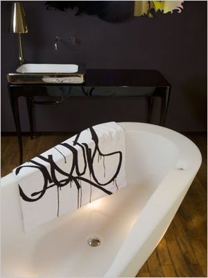 Linge de bain avec graffiti