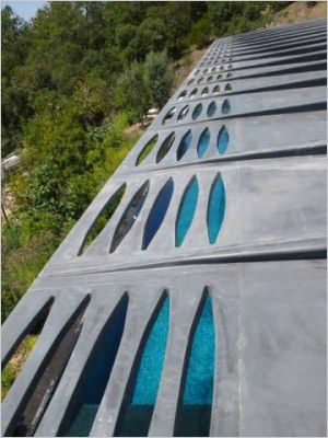 Vue d'en haut sur les motifs du toit