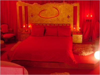 Avant/après : deux chambres, deux univers Chambre Rouge