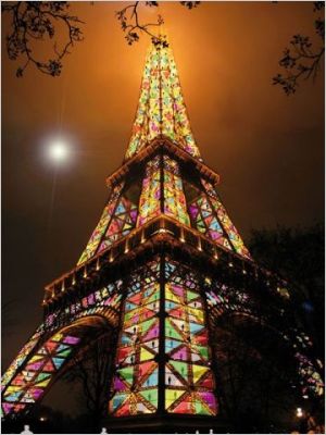 La Tour Eiffel relookée par des architectes pour son anniversaire