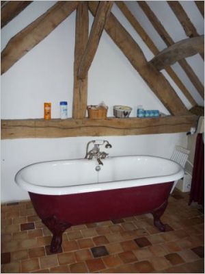 Réhabilitation : une ferme normande retrouve son charme rustique