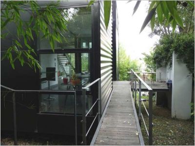 Une maison contemporaine entre transparence et opacité