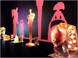 statues