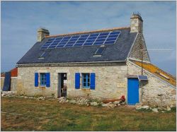 Maison traditionnelle � panneaux photovolta�ques