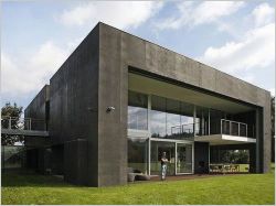 Safe House façade sud