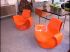 Fauteuils oranges