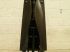 Femme-armoire noire ouverte