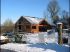 Une maison bois toute en hauteur ouverte sur l�ext�rieur