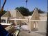 Une maison bois toute en hauteur ouverte sur l�ext�rieur