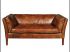 Un canap� en cuir familial