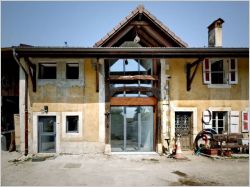 Une vieille grange transform�e en maison