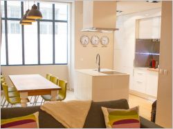 Une boutique m�tamorphos�e en loft-souplex 