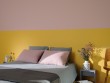 Un mur coloré pour ensoleiller sa chambre