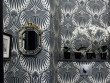 Une déco baroque dans les toilettes