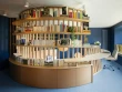 Une bibliothèque monumentale dans une maison familiale avec vue sur le Tarn