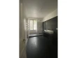 Avant : Une grande salle de bain de 8 m2