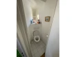 Des toilettes surann&eacute;es et mal positionn&eacute;es