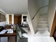 Un rez-de-chauss&eacute;e reconfigur&eacute; d&egrave;s l'entr&eacute;e