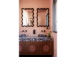 Une salle de bains en teinte de rose 