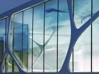 GlassCube : un pavillon intemporel pour Leonardo