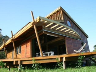 Une maison bois sous les tropiques