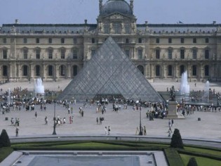 La Pyramide du Louvre fête ses 20 ans