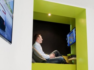Une "chambre du futur" ultra high-tech en test dans un hôtel parisien