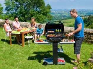 Barbecue et jardinage : deux activités chères aux Français