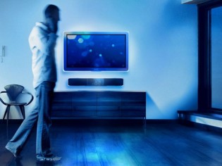 Les Français regardent de plus en plus la télévision seuls