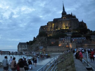 Le Mont-Saint-Michel retrouve son insularité 