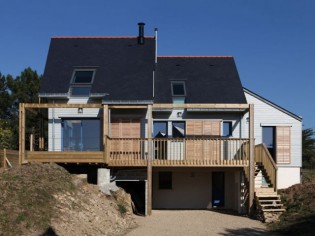 Une maison bioclimatique contre vents et marées