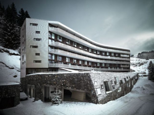 Une résidence savoyarde rend hommage à l'architecture moderne de Marcel Breuer 