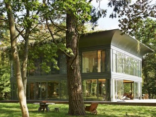 Philippe Starck a inauguré sa maison écologique P.A.T.H.