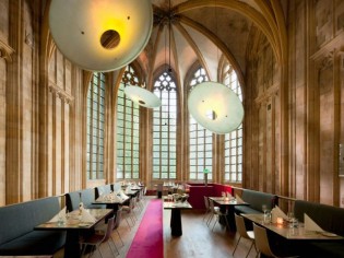 Une cathédrale gothique du XVème siècle transformée en hôtel design