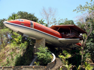 Hôtel insolite : une nuit dans... l'épave d'un Boeing 727