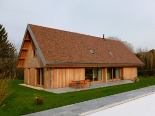 Une maison francilienne inspirée des granges de la région