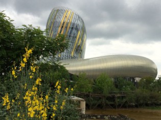 La Cité du vin de Bordeaux dévoile ses arômes