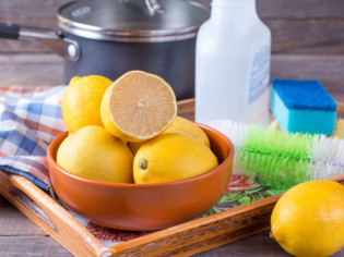 Ménage au naturel : les 6 produits incontournables 
