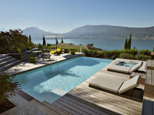 Avant/après : une piscine avec vue rénovée avec élégance