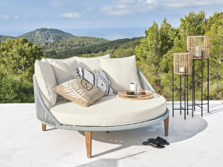 Tendance : du mobilier de jardin XXL pour se détendre seul ou à deux