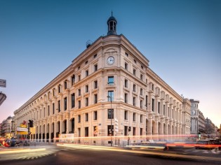 Rénovée et modernisée, la Poste du Louvre rouvre ses portes