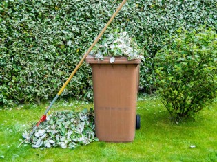 Comment réutiliser ses déchets verts au jardin ?