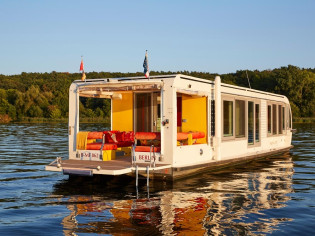 Insolite : une mini maison mobile pour vivre sur l'eau